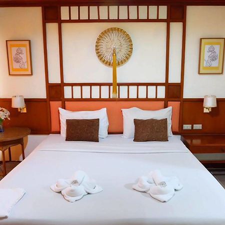 Kaneng Guesthouse HHQ Extérieur photo