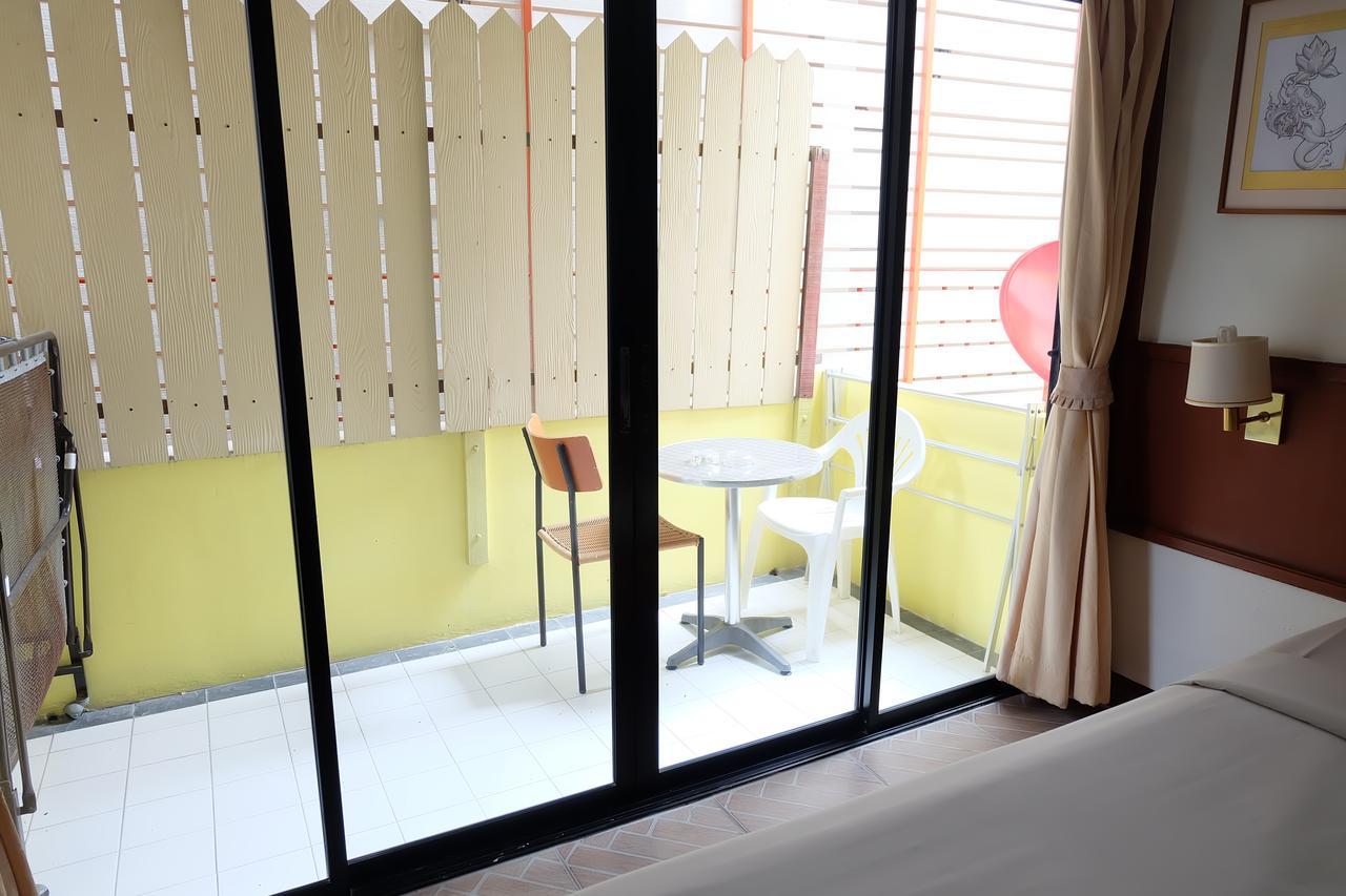 Kaneng Guesthouse HHQ Extérieur photo