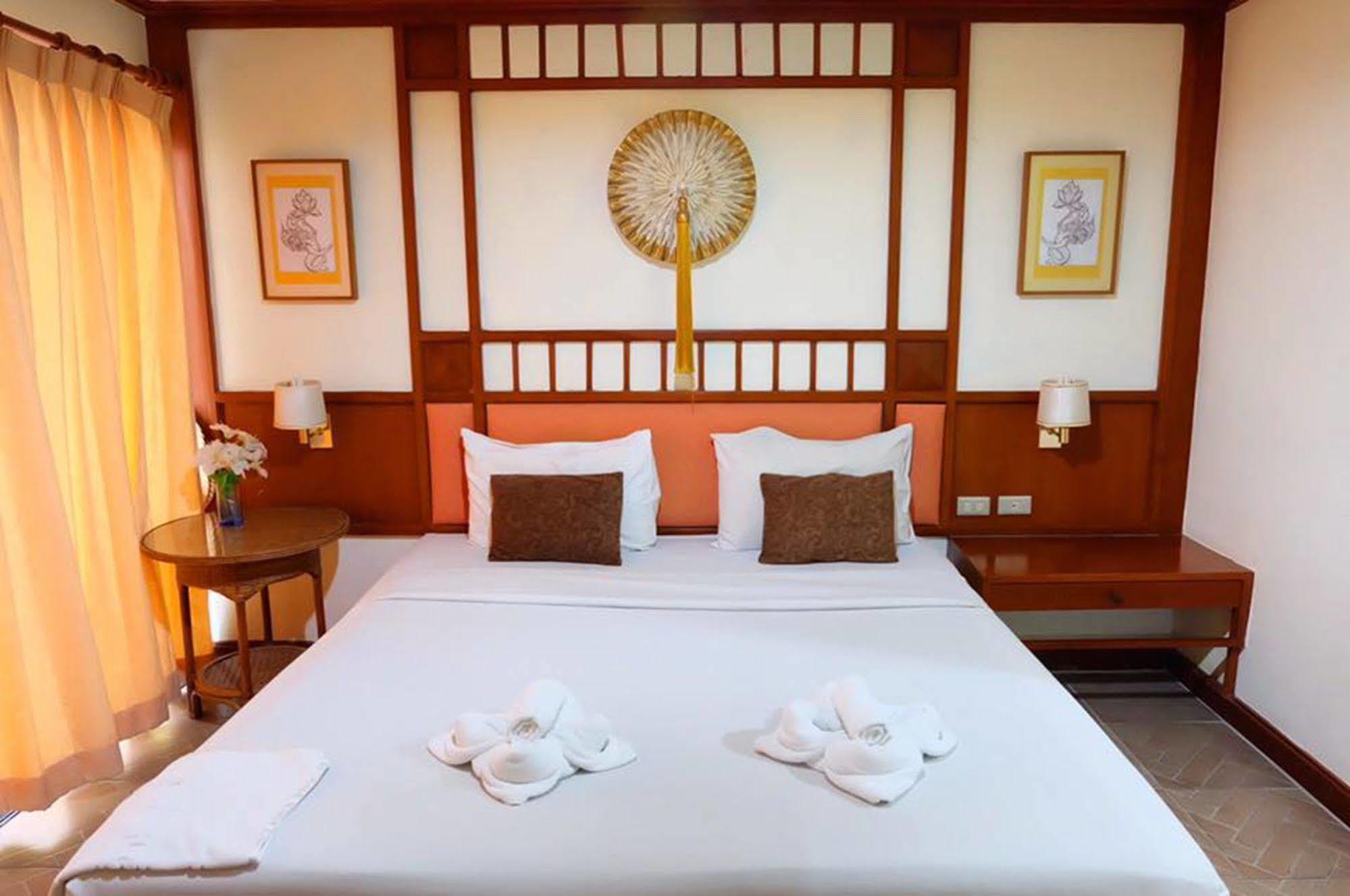 Kaneng Guesthouse HHQ Extérieur photo