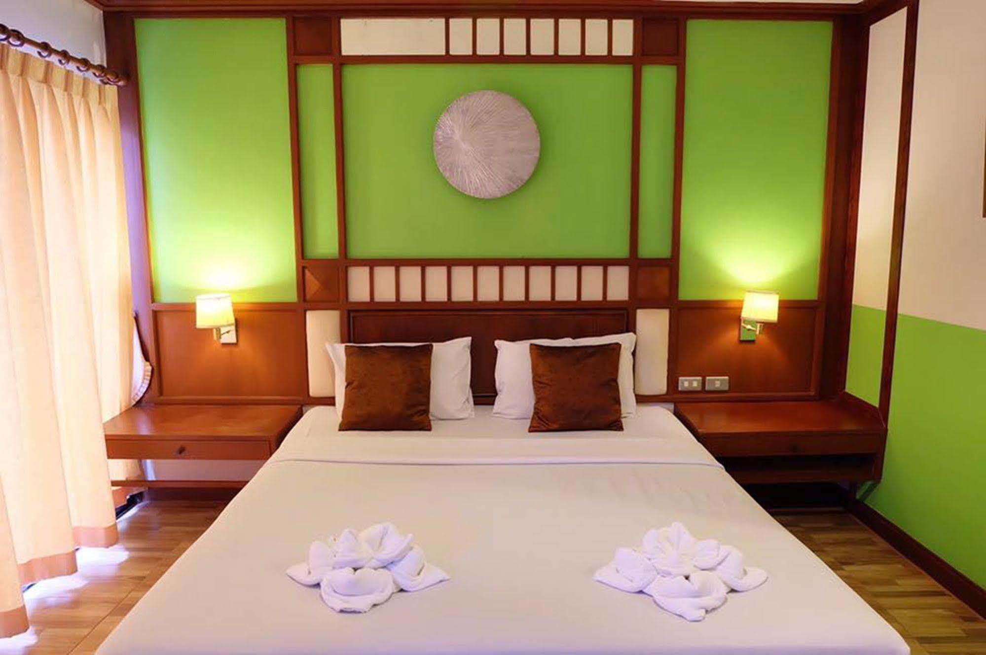 Kaneng Guesthouse HHQ Extérieur photo