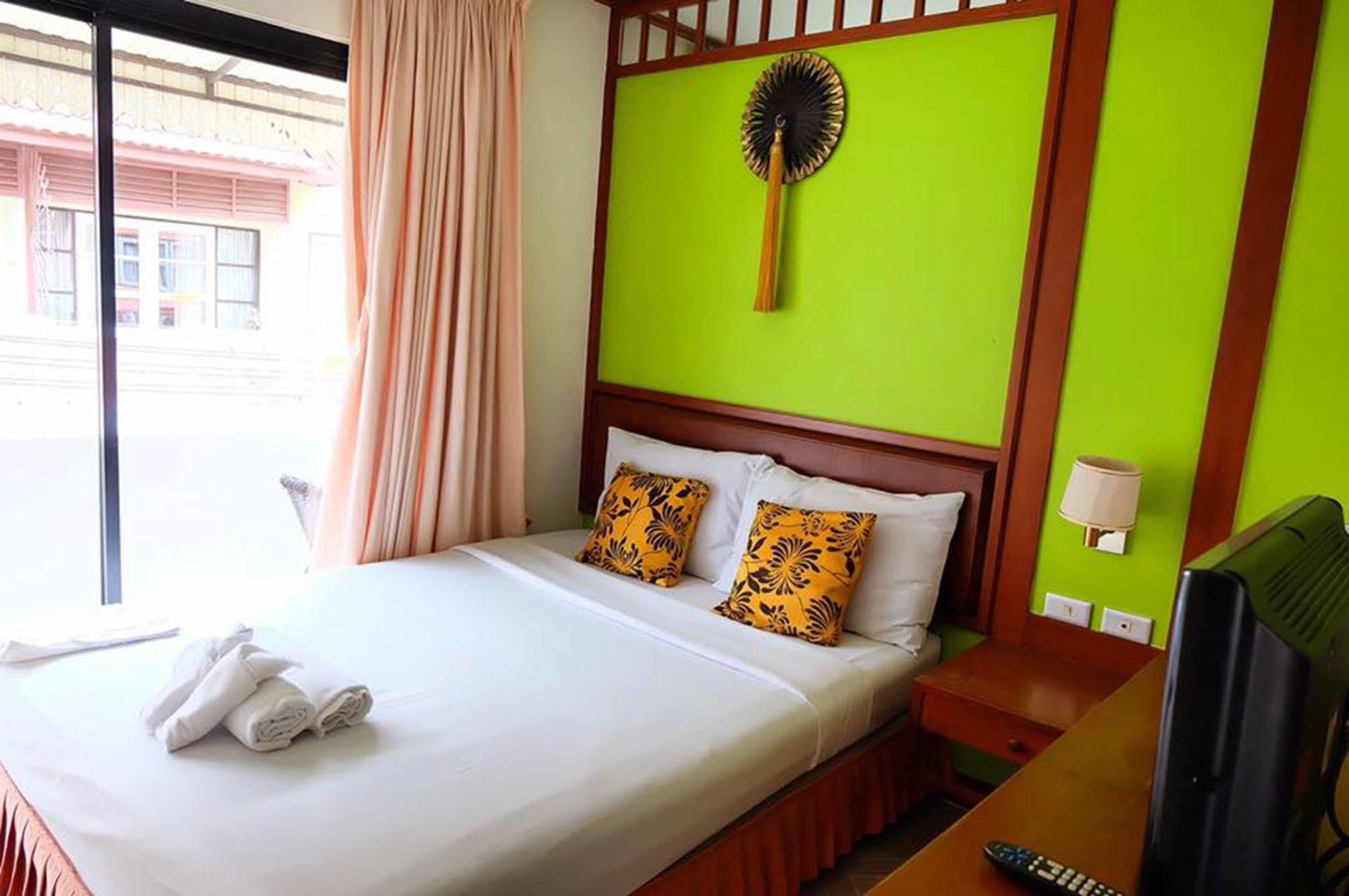 Kaneng Guesthouse HHQ Extérieur photo