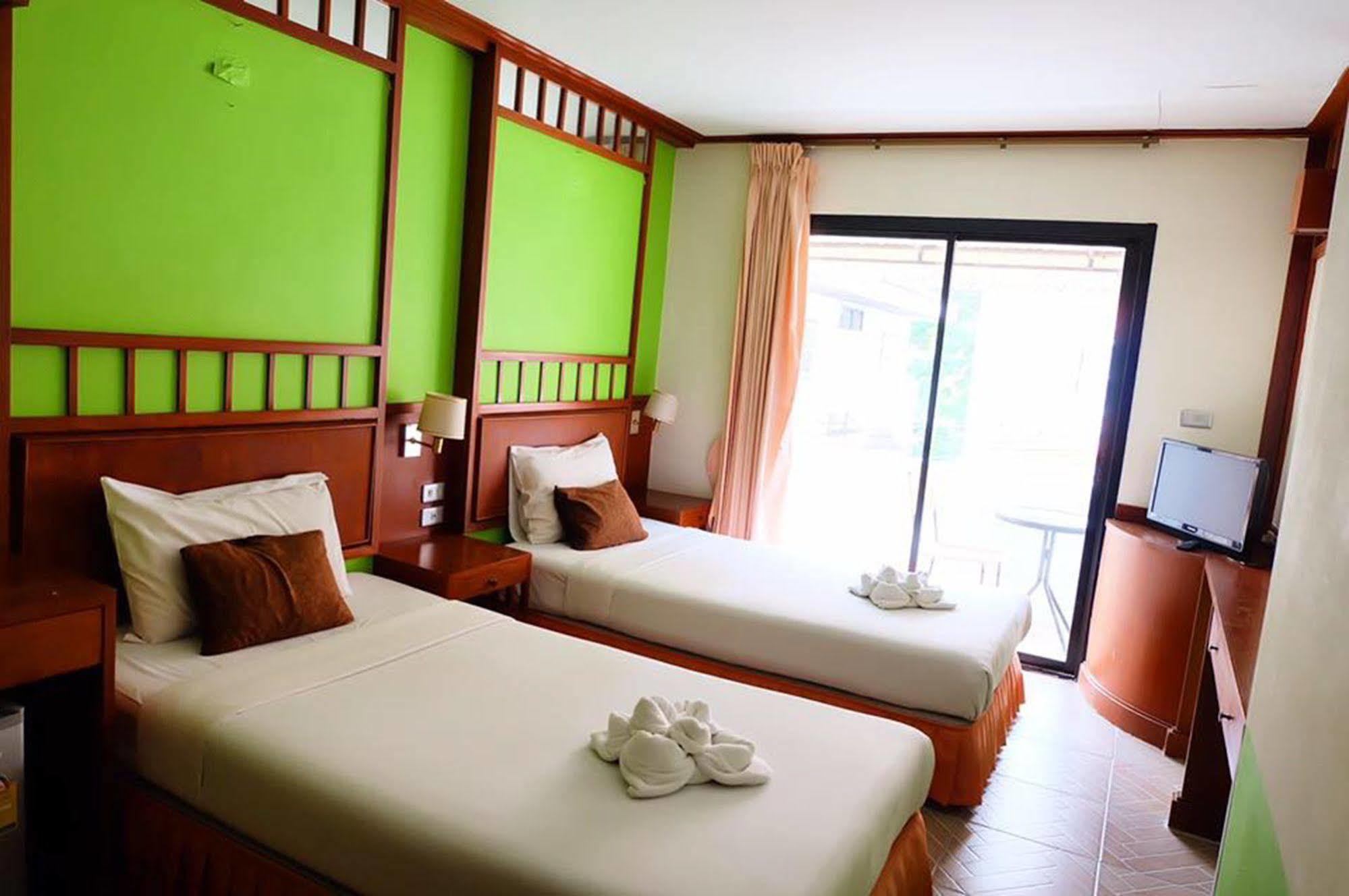 Kaneng Guesthouse HHQ Extérieur photo
