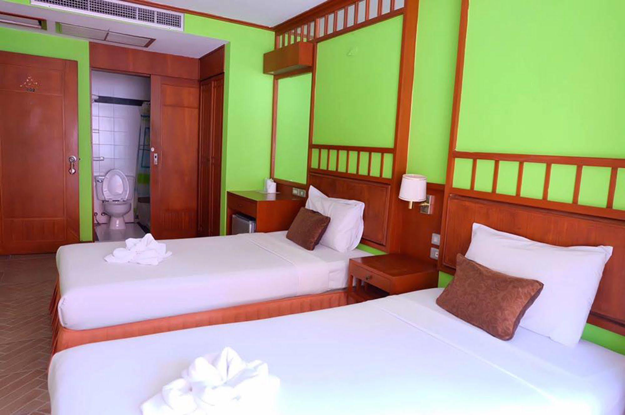 Kaneng Guesthouse HHQ Extérieur photo