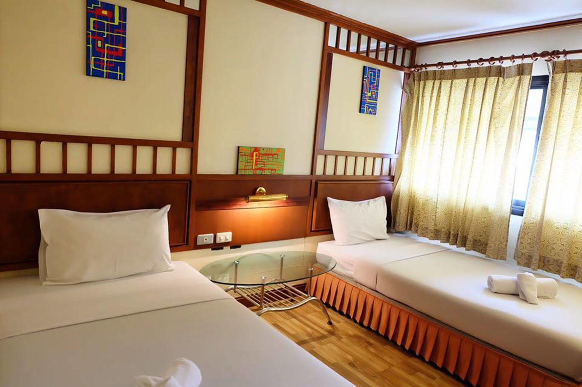Kaneng Guesthouse HHQ Extérieur photo